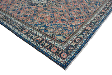 Shiraz Vintage Persian Rug, 210 x 319 cm