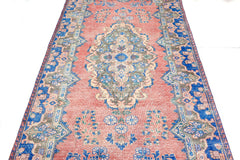 Shiraz Vintage Persian Rug, 153 x 283 cm