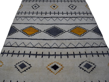Hand Knotted Moroccan Style Rug, 197 x 314 cm