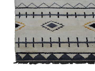 Hand Knotted Moroccan Style Rug, 197 x 314 cm