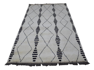 Hand Knotted Moroccan Style Rug, 195 x 314 cm