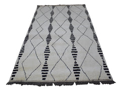 Hand Knotted Moroccan Style Rug, 195 x 314 cm