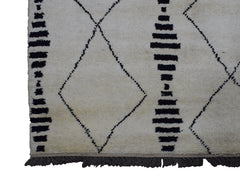 Hand Knotted Moroccan Style Rug, 195 x 314 cm
