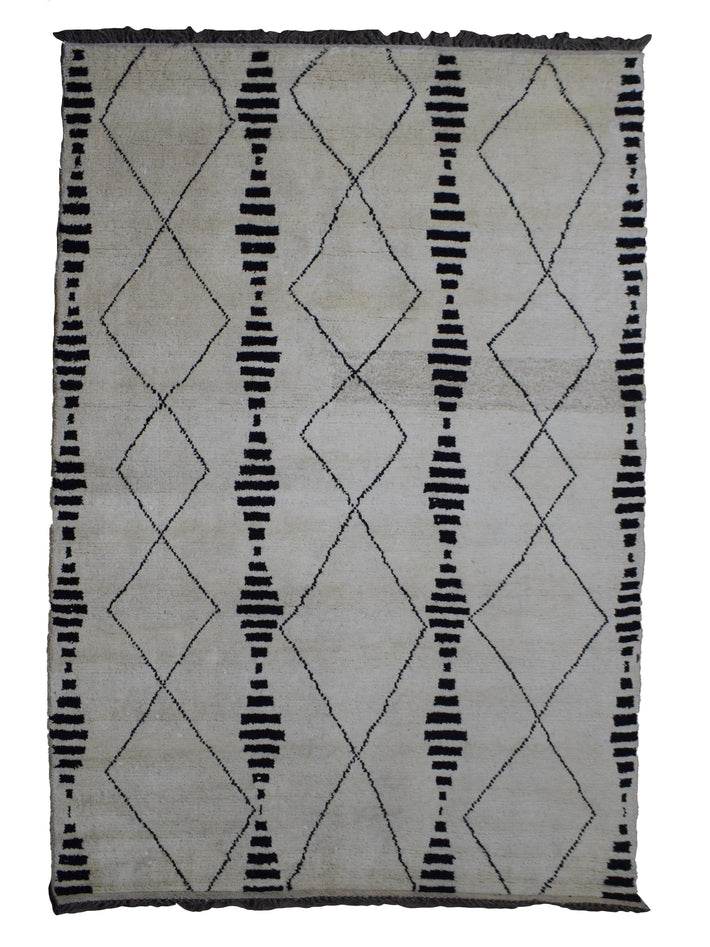 Hand Knotted Moroccan Style Rug, 195 x 314 cm