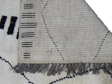 Hand Knotted Moroccan Style Rug, 195 x 314 cm