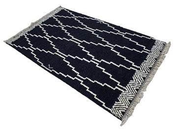 Hand Knotted Moroccan Style Rug, 153 x 263 cm