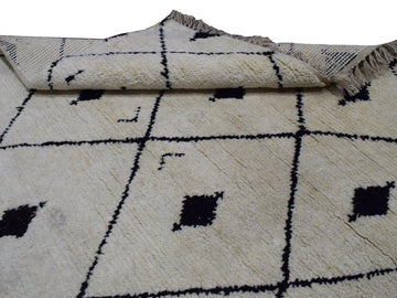 Hand Knotted Moroccan Style Rug, 149 x 250 cm