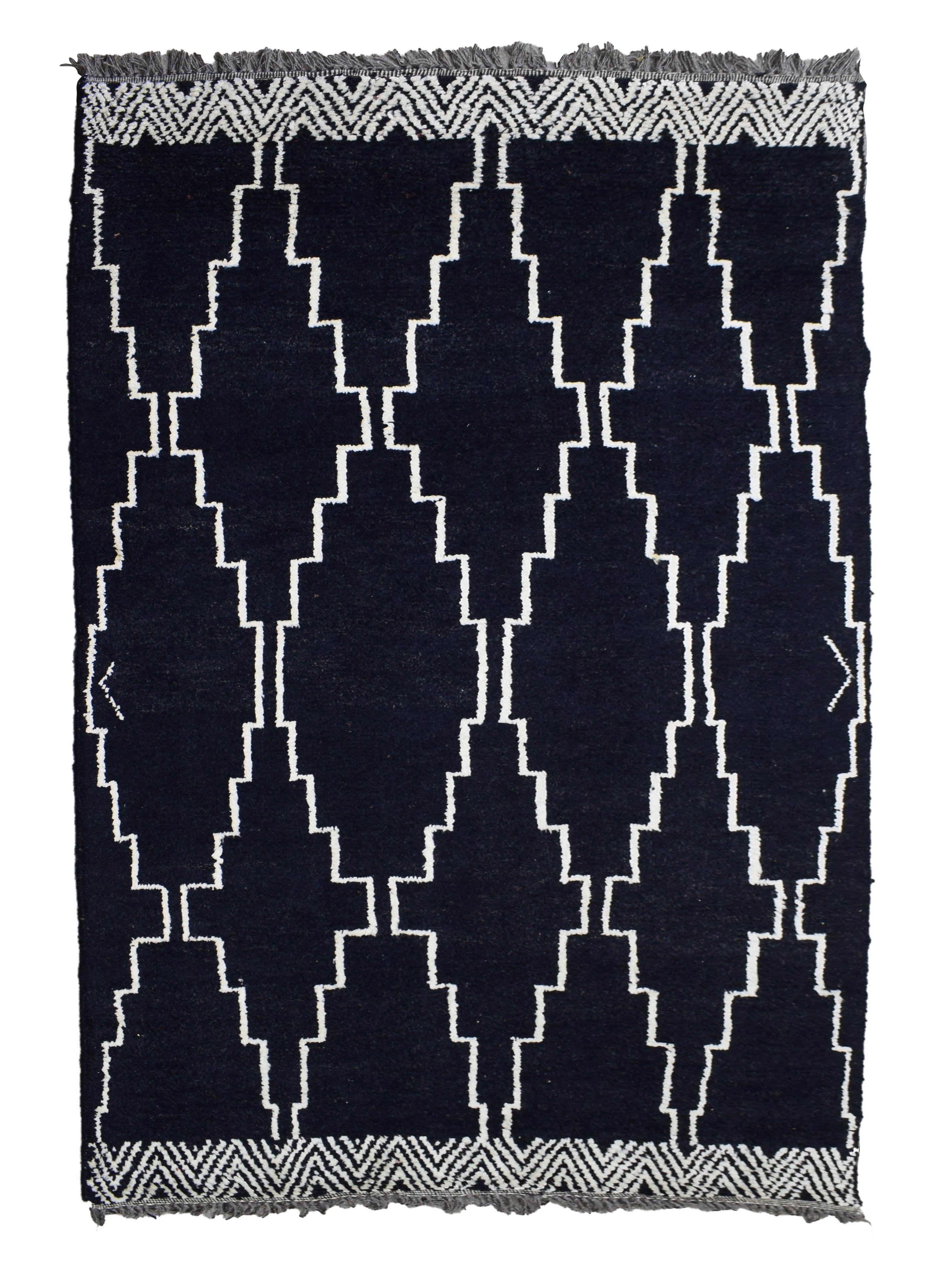 Hand Knotted Moroccan Style Rug, 180 x 290 cm