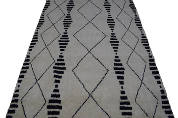 Hand Knotted Moroccan Style Rug, 166 x 288 cm