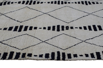 Hand Knotted Moroccan Style Rug, 166 x 288 cm