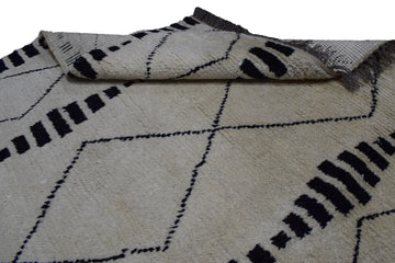 Hand Knotted Moroccan Style Rug, 166 x 288 cm