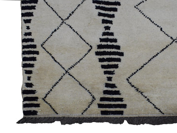 Hand Knotted Moroccan Style Rug, 166 x 288 cm