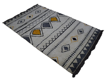 Hand Knotted Moroccan Style Rug, 152 x 268 cm