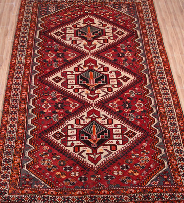 Shiraz Persian Rug, 160 x 288 cm