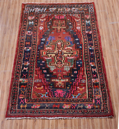 Tuyserkan Persian Rug, 117 x 180 cm
