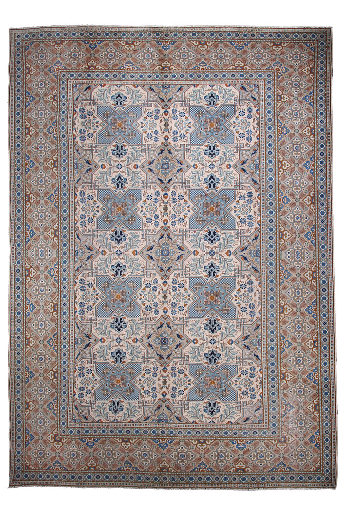 Kashan Persian Rug, 270 X 380 cm
