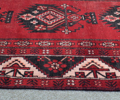 Hand Knotted Antique Persian Shiraz Rug, 116 x 188 cm