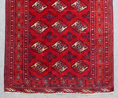 Hand Knotted Vintage Persian Shiraz Rug, 120 x 168 cm