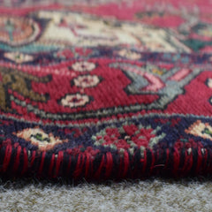 Hand Knotted Vintage Persian Shiraz Rug, 129 x 197 cm