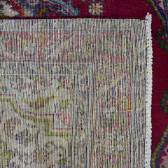 Hand Knotted Vintage Persian Shiraz Rug, 137 x 187 cm