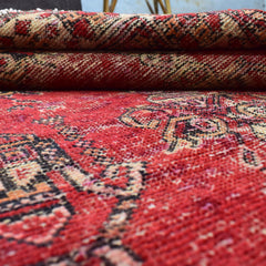 Hand Knotted Vintage Persian Shiraz Rug, 118 x 188 cm