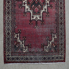 Hand Knotted Vintage Persian Shiraz Rug, 120 x 190 cm