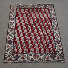Hand Knotted Vintage Persian Shiraz Rug, 129 x 168 cm