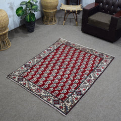 Hand Knotted Vintage Persian Shiraz Rug, 129 x 168 cm