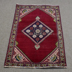 Hand Knotted Vintage Persian Shiraz Rug, 100 x 163 cm