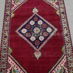 Hand Knotted Vintage Persian Shiraz Rug, 100 x 163 cm