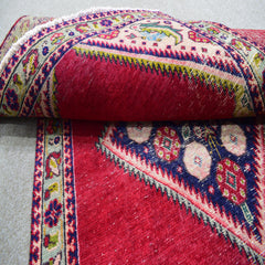 Hand Knotted Vintage Persian Shiraz Rug, 100 x 163 cm