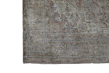 DISTRESSED Vintage Persian Rug, 195 x 277 cm