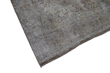 DISTRESSED Vintage Persian Rug, 195 x 277 cm