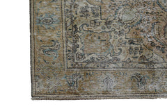 DISTRESSED Vintage Persian Rug, 195 x 282 cm
