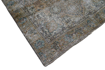 DISTRESSED Vintage Persian Rug, 195 x 282 cm