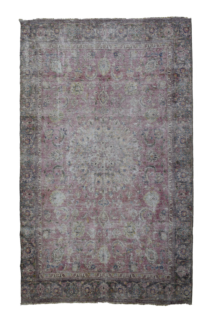 DISTRESSED Vintage Persian Rug, 231 x 327 cm