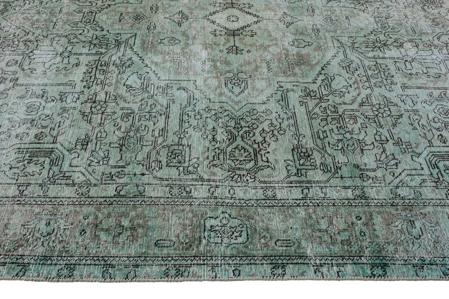 OVERDYED Vintage Persian Rug, 200 x 293 cm