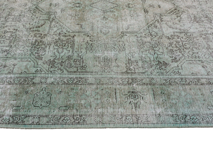 OVERDYED Vintage Persian Rug, 200 x 293 cm