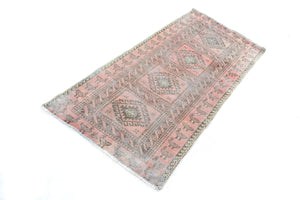 Shiraz Vintage Persian Rug, 97 x 197 cm