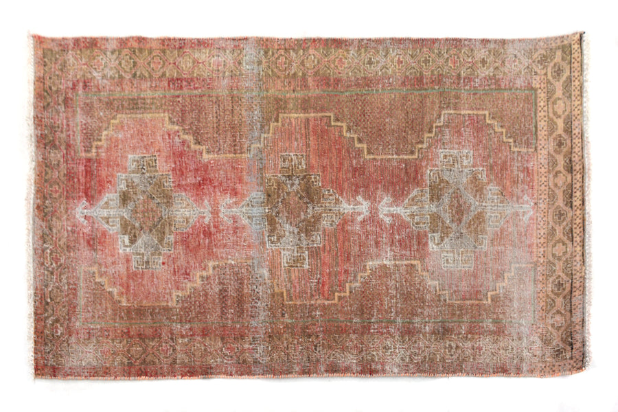 Shiraz Vintage Persian Rug, 93 x 175 cm