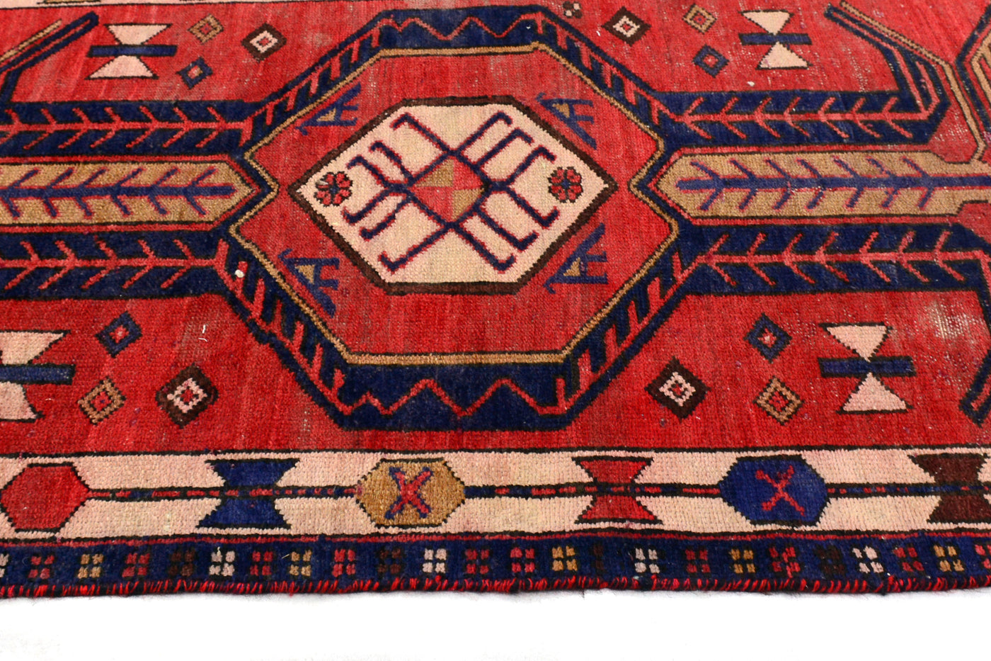 Vintage Shiraz Persian Runner Rug – Carmine Keystone