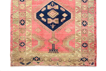 Shiraz Vintage Persian Rug, 135 x 340 cm