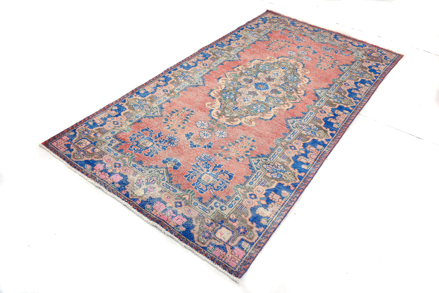 Vintage Shiraz Persian Rug – Clay Patina