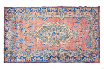 Shiraz Vintage Persian Rug, 153 x 283 cm