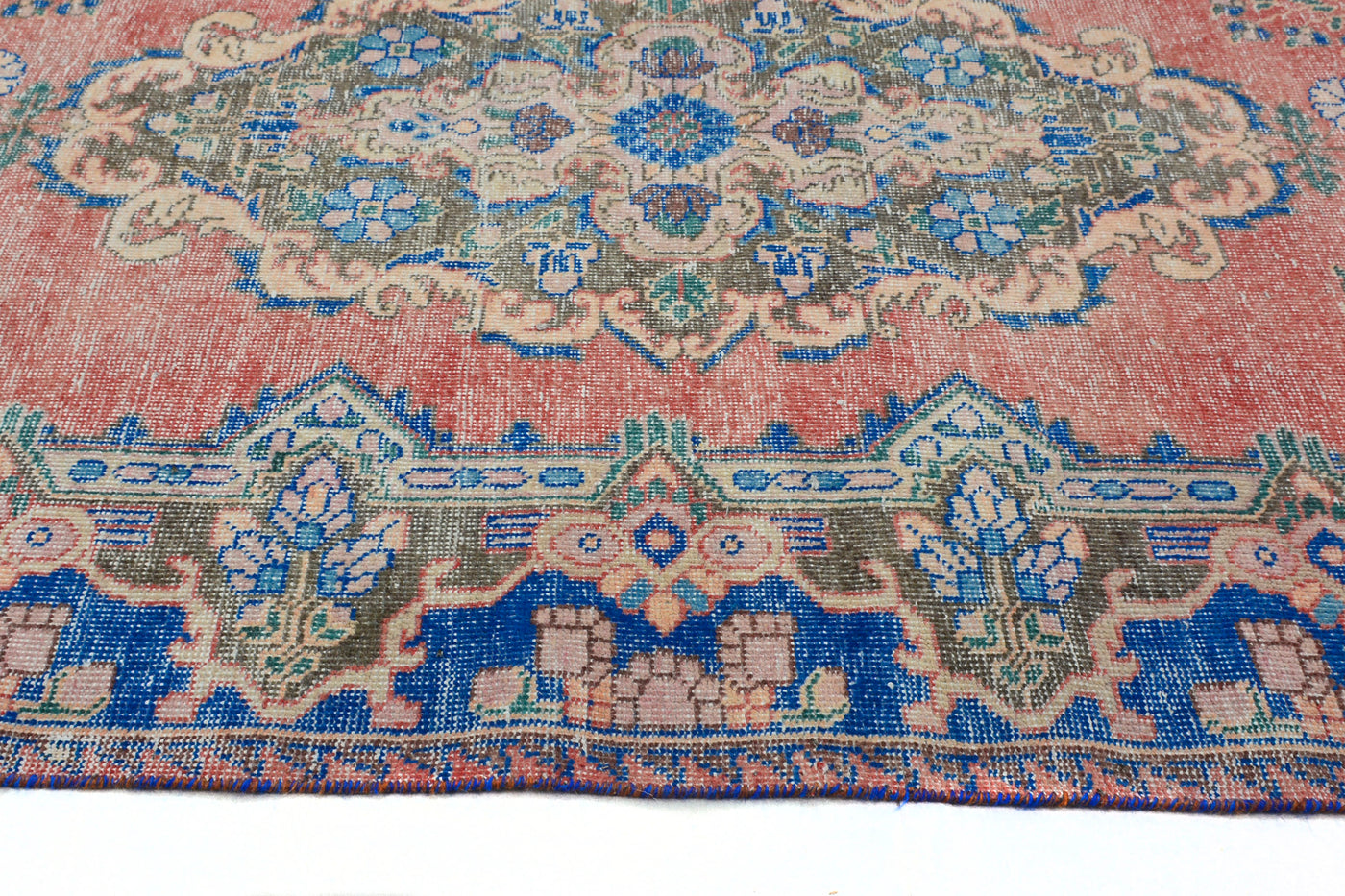 Vintage Shiraz Persian Rug – Clay Patina