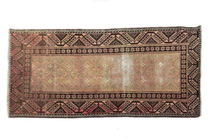 Shiraz Vintage Persian Rug, 107 x 217 cm