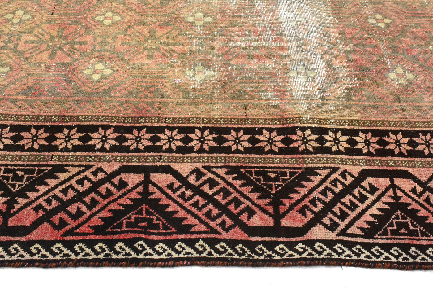 Vintage Shiraz Persian Rug – Bone Drift