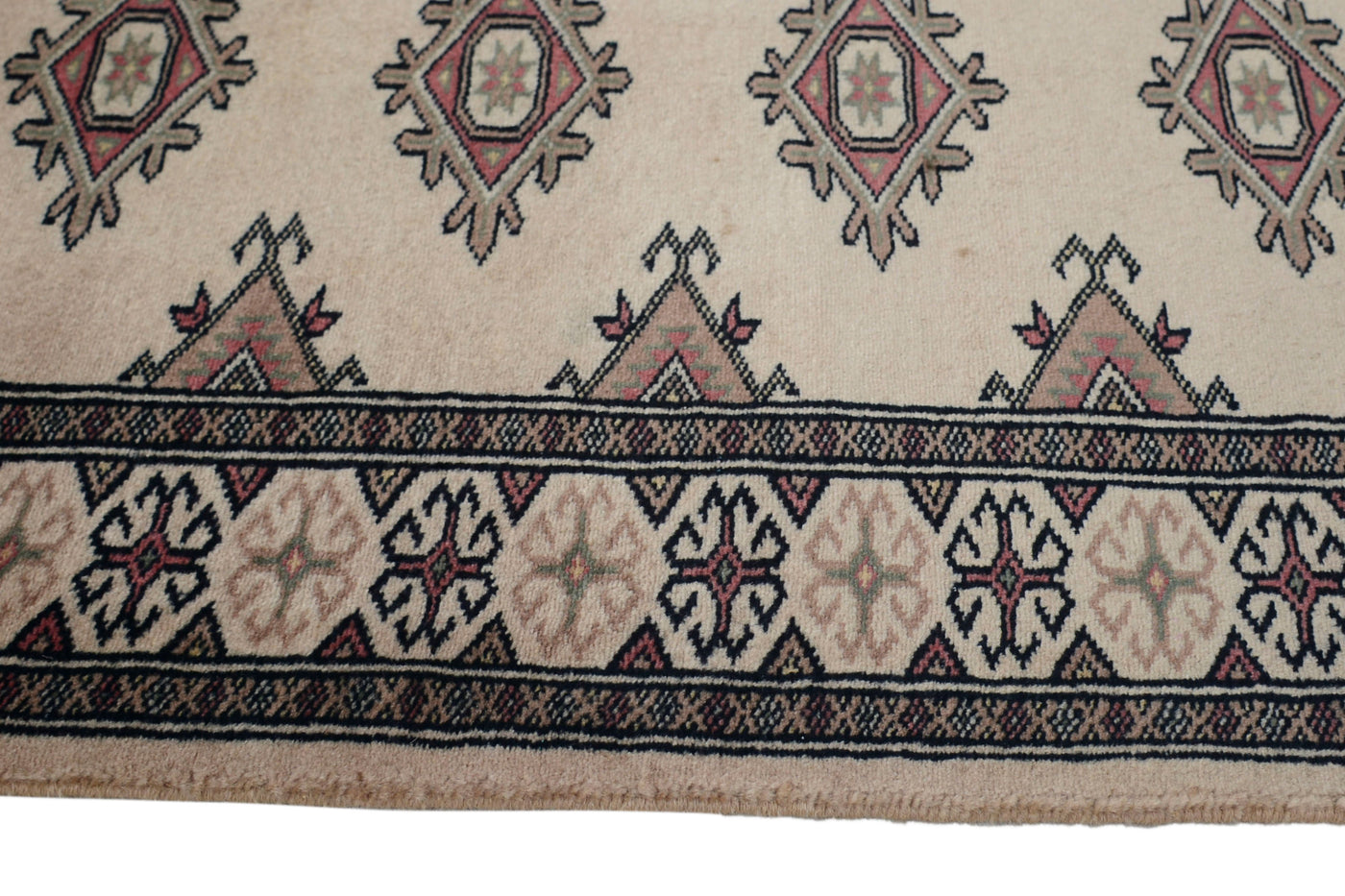 Bukhara Persian Rug – Wheat Diamond