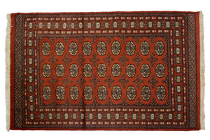 Bukhara Persian Rug, 124 x 177 cm
