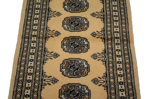Bukhara Persian Rug, 65 x 99 cm